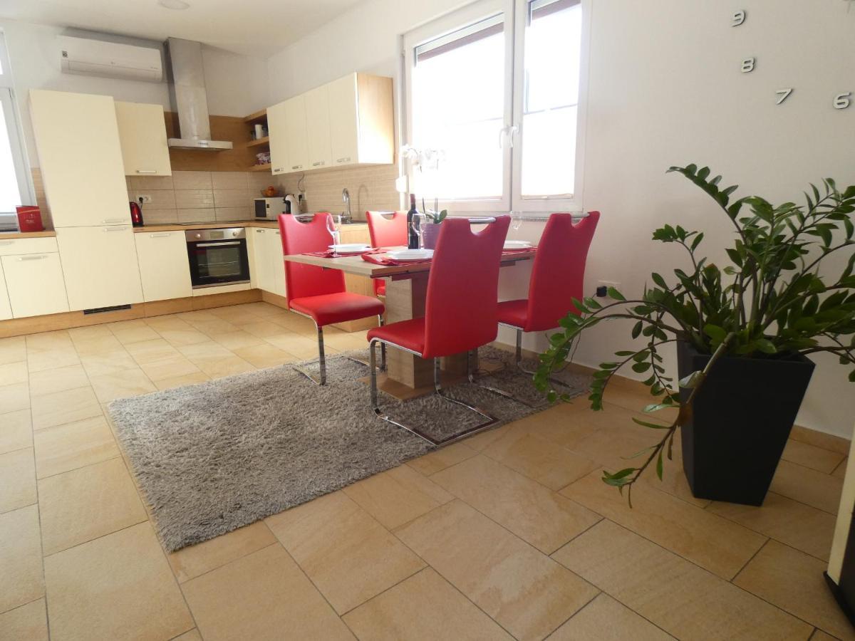 Apartment & Olive Oil Valuma Koper Exterior photo